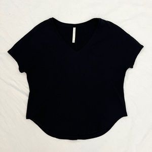 Babaton Aritzia Oversized Waffle Knit Short Sleeve V-Neck T-Shirt